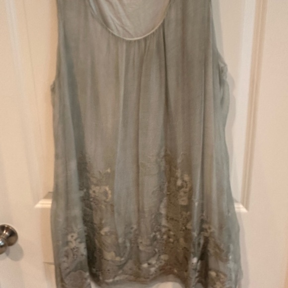 Elegant Light Green Silk Lace Tunic and Shrug - Picture 7 of 10